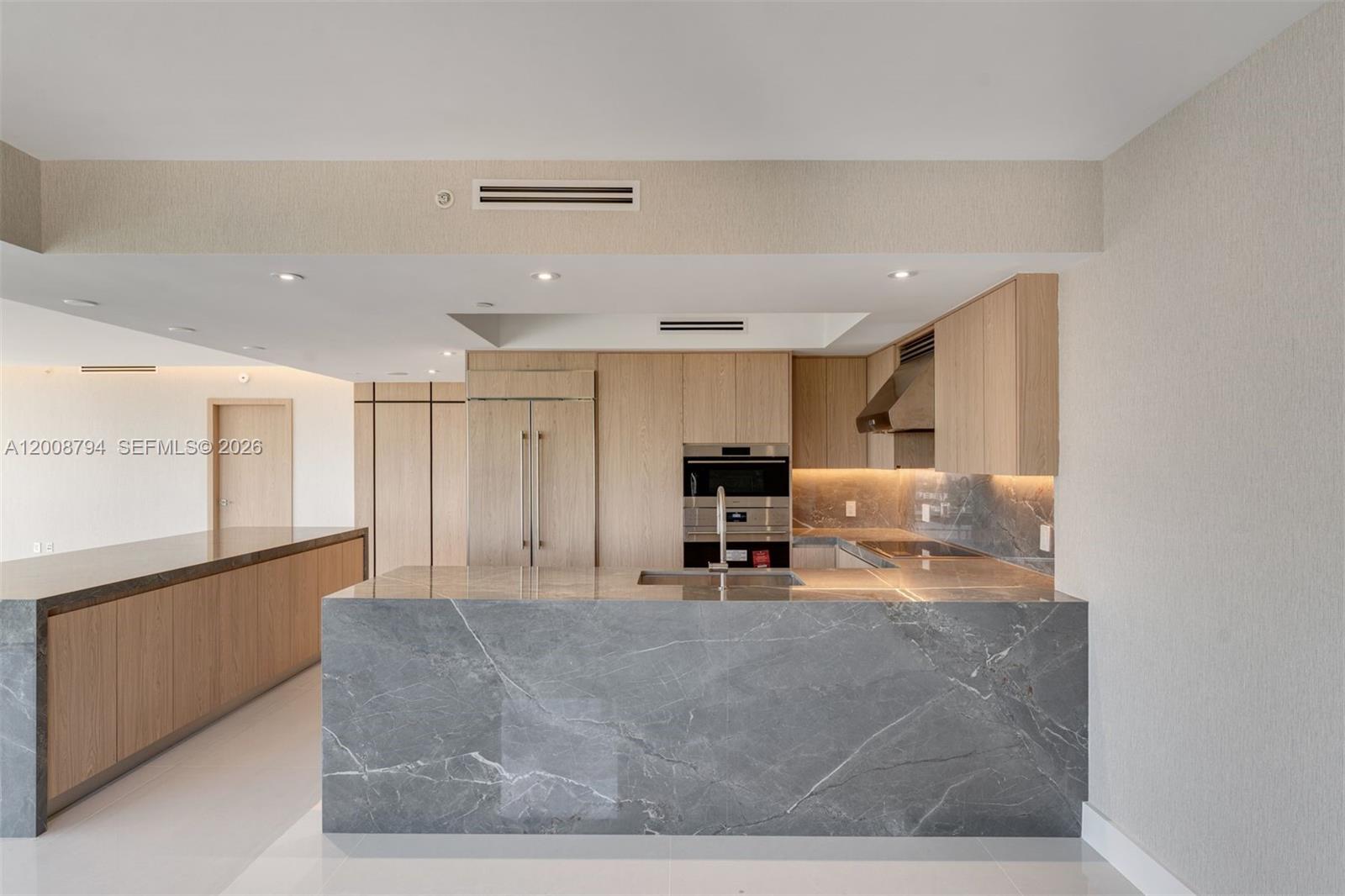 THE EXECUTIVE RESIDENCES - Residential