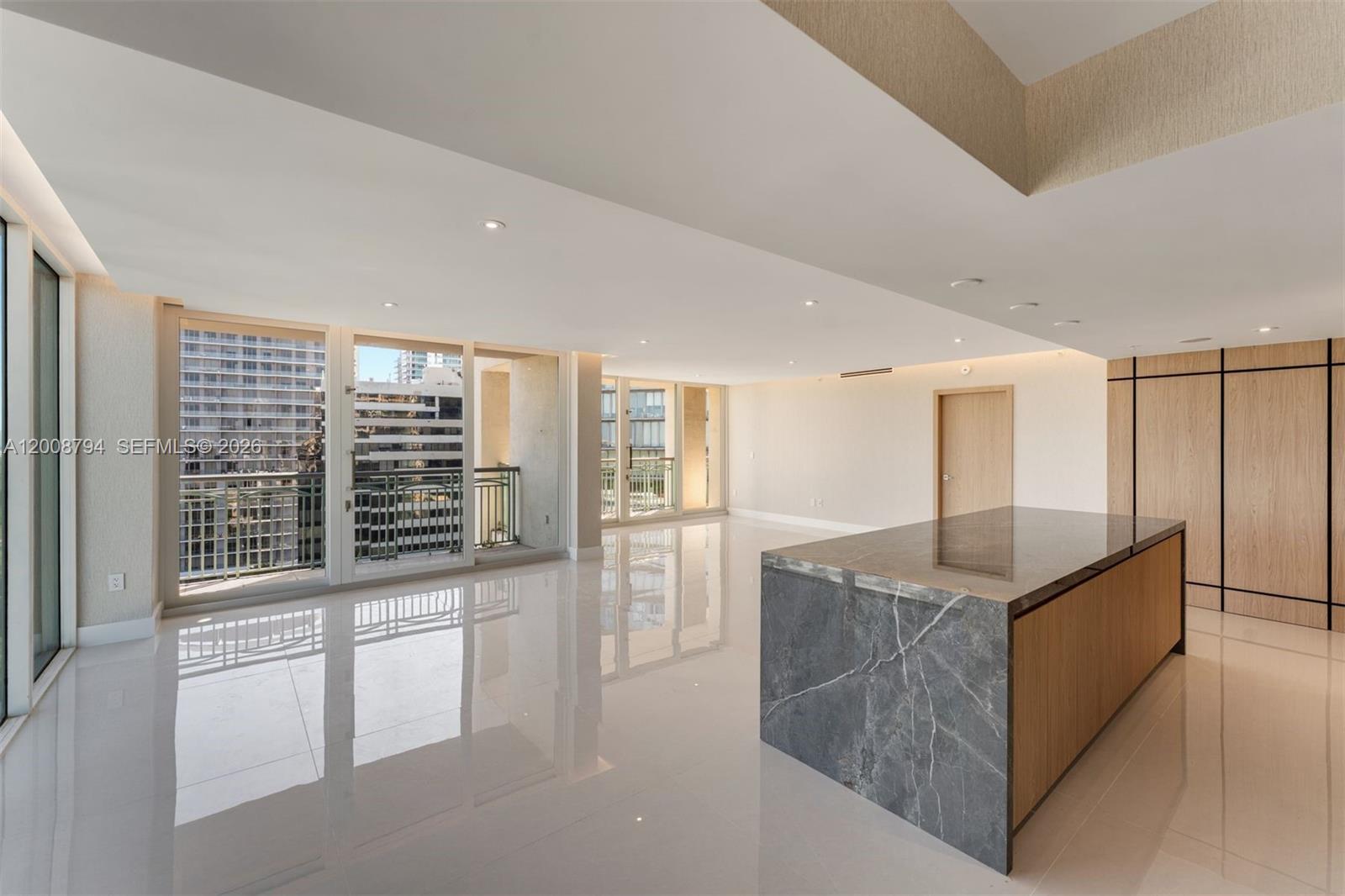 THE EXECUTIVE RESIDENCES - Residential