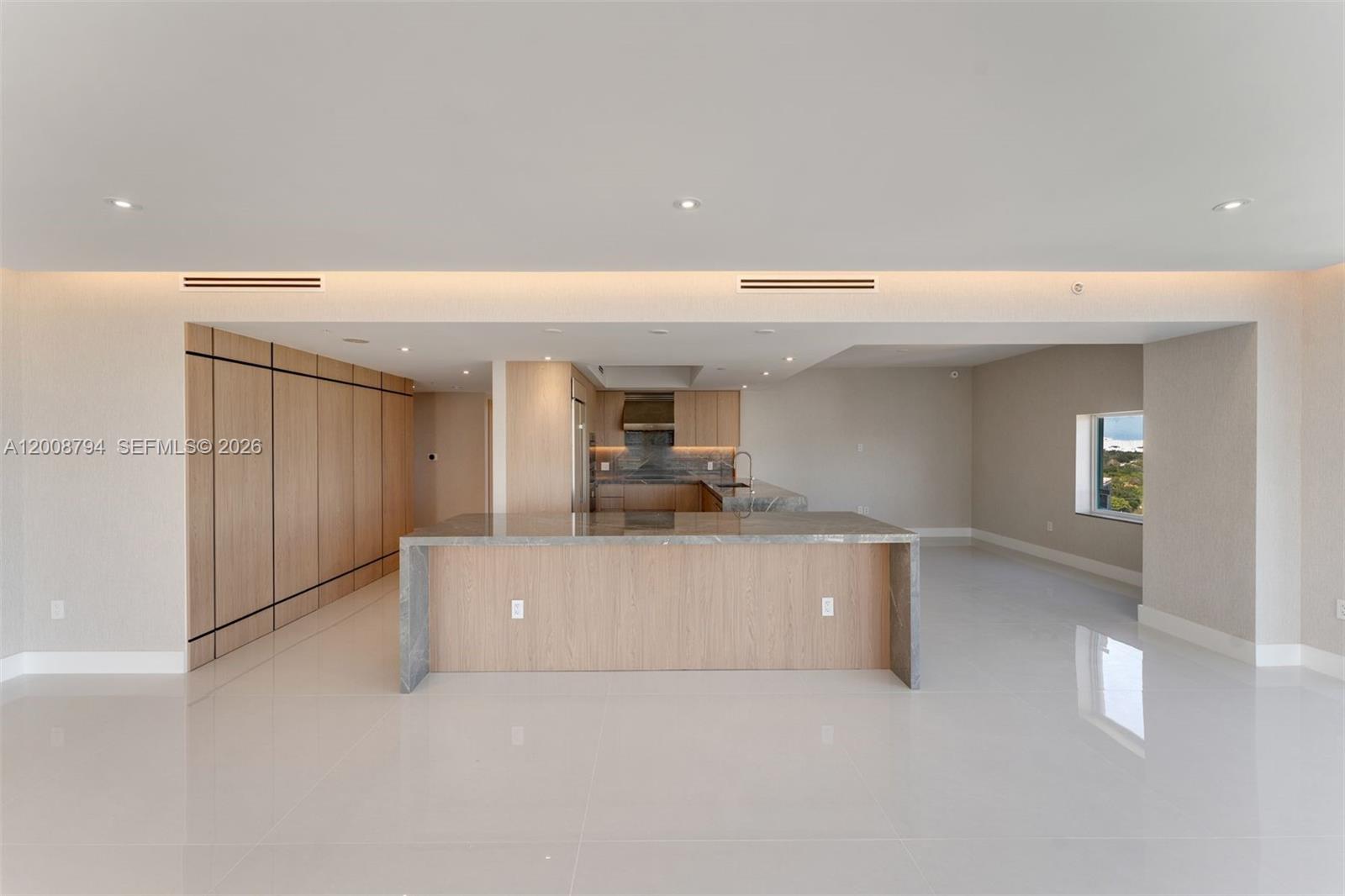 THE EXECUTIVE RESIDENCES - Residential