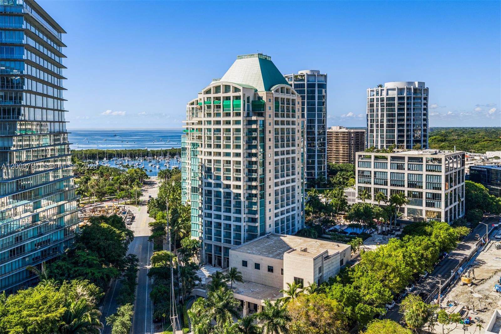 THE EXECUTIVE RESIDENCES - Residential