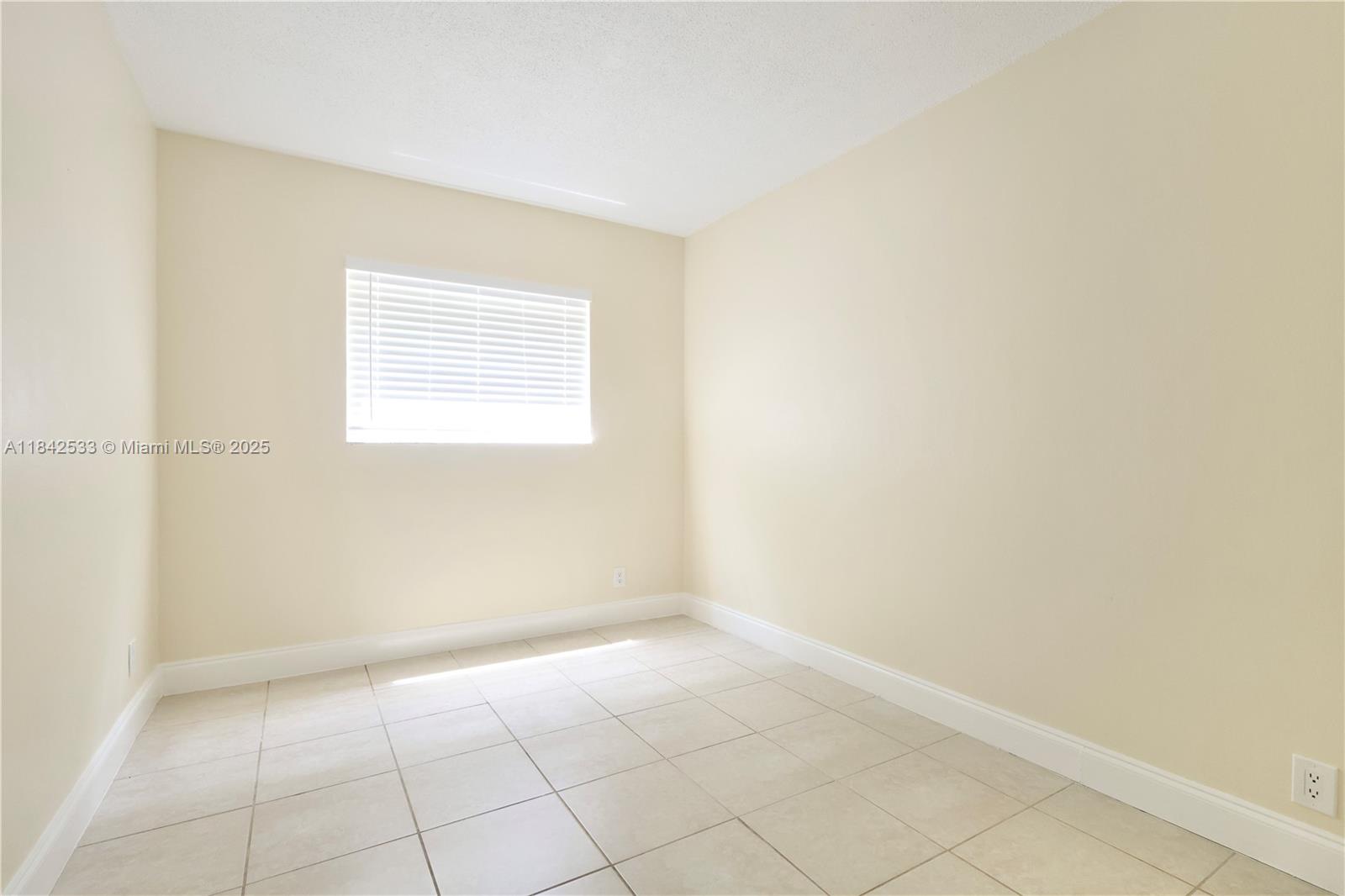 1429 SW 9th St 5