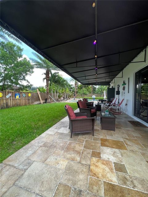 Single Family Residence in Miami FL 21046 133rd Ct 26.jpg