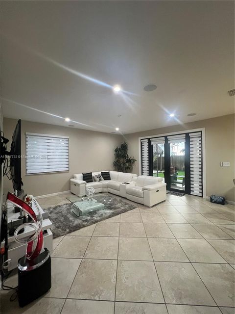 Single Family Residence in Miami FL 21046 133rd Ct 9.jpg