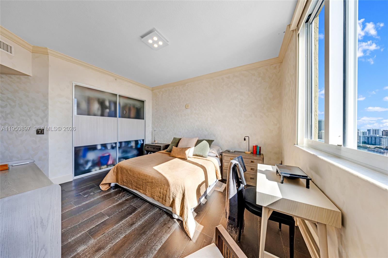 DUO CONDOMINIUM WEST - Residential