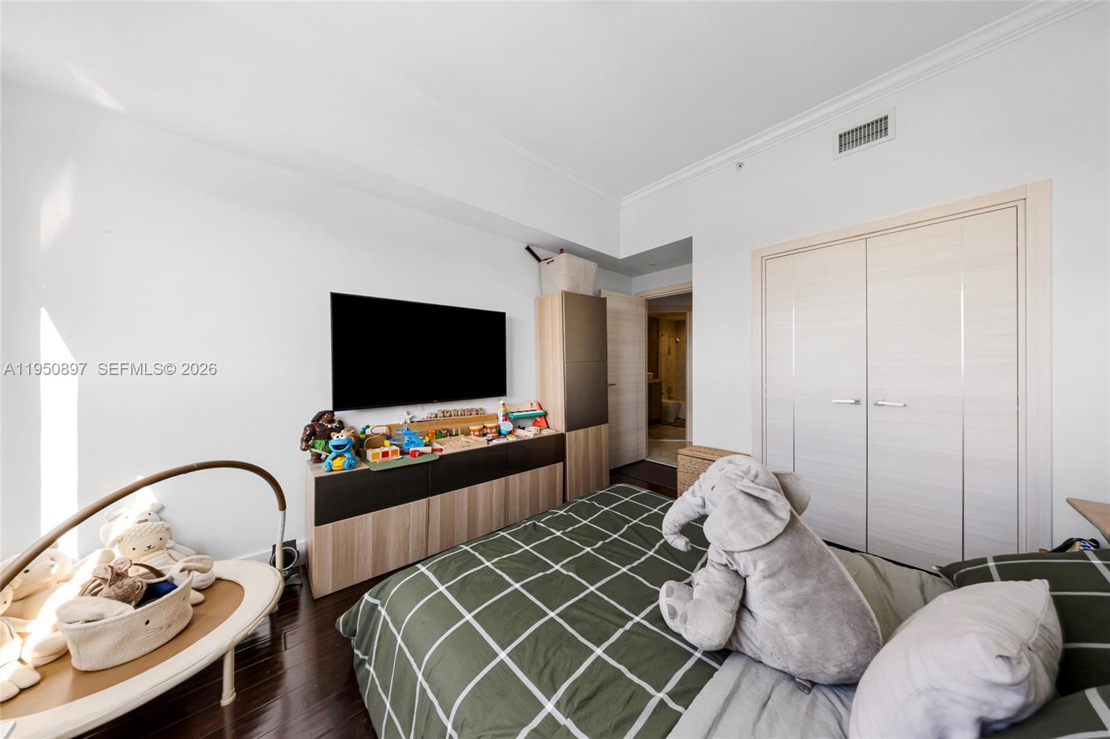 DUO CONDOMINIUM WEST - Residential