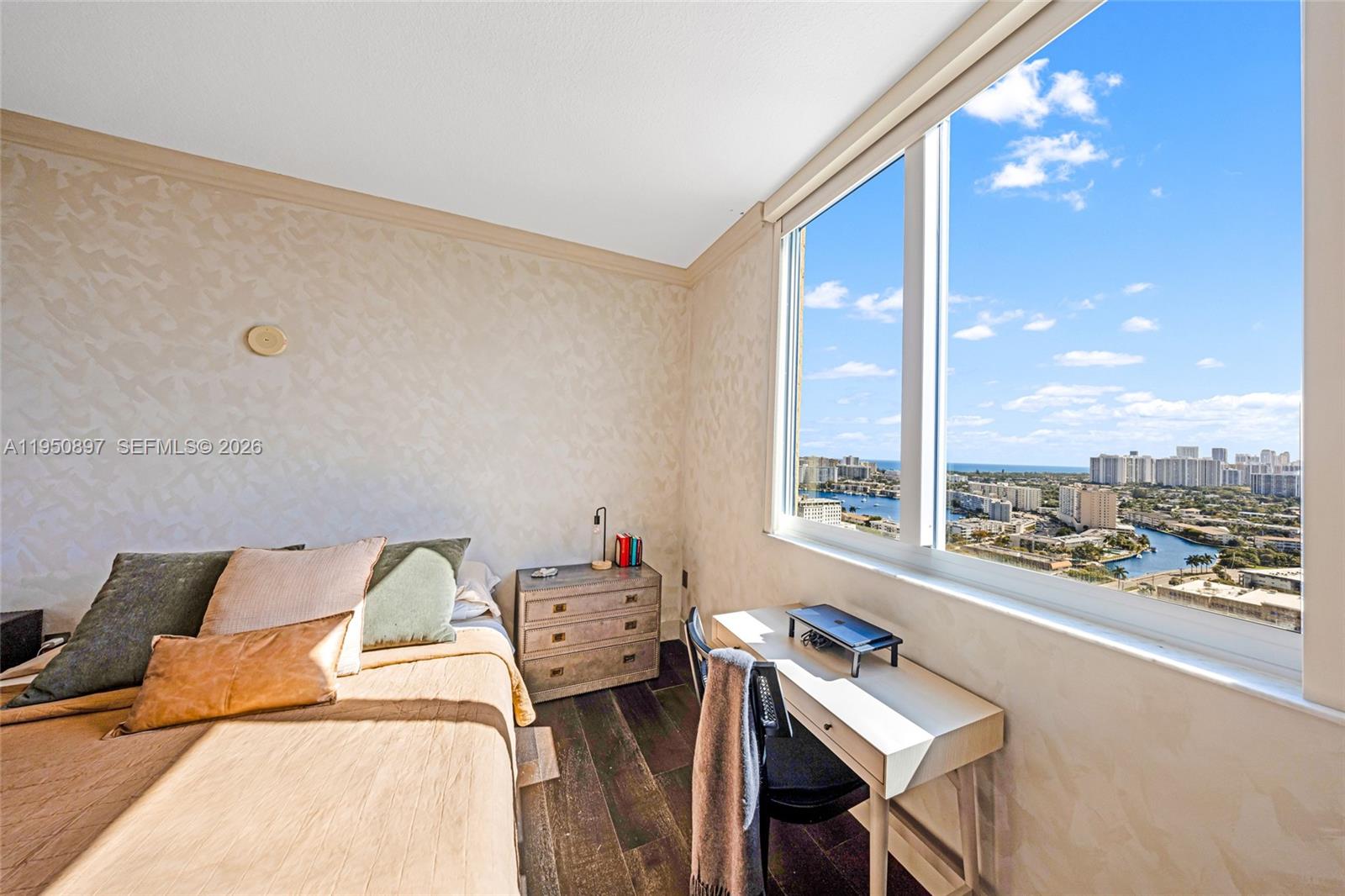 DUO CONDOMINIUM WEST - Residential