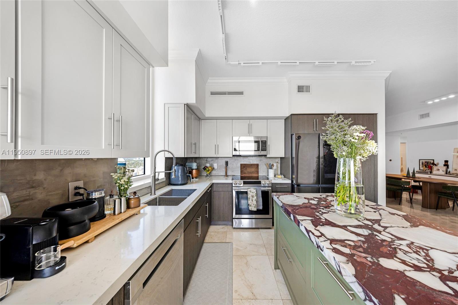 DUO CONDOMINIUM WEST - Residential