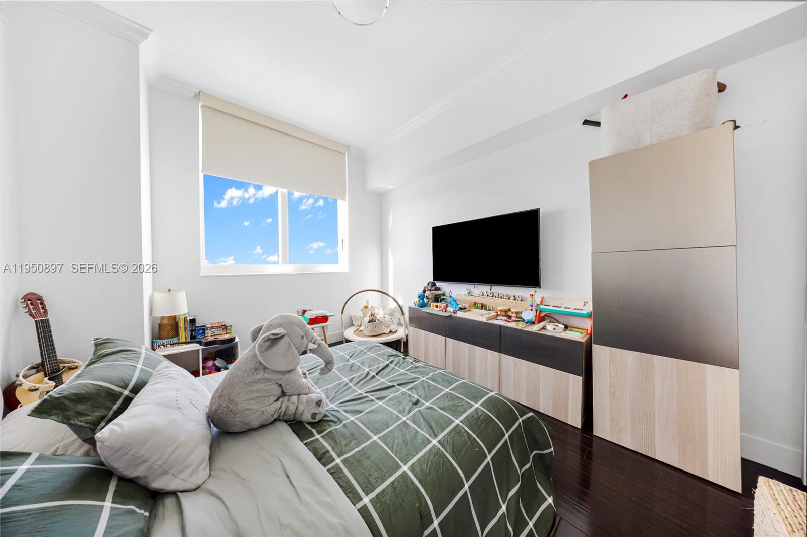 DUO CONDOMINIUM WEST - Residential