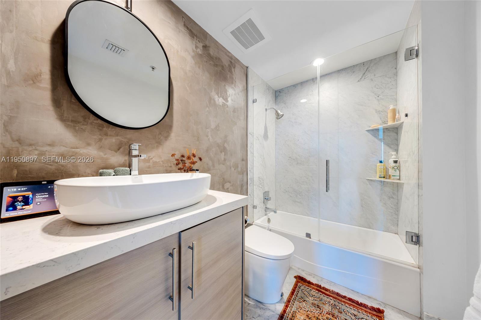 DUO CONDOMINIUM WEST - Residential