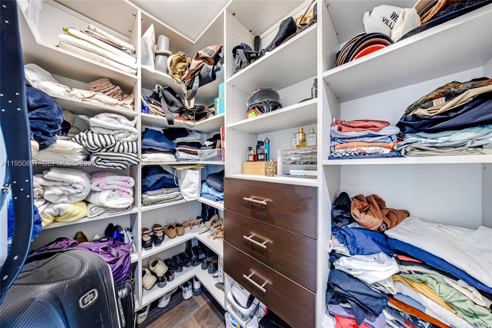 DUO CONDOMINIUM WEST - Residential