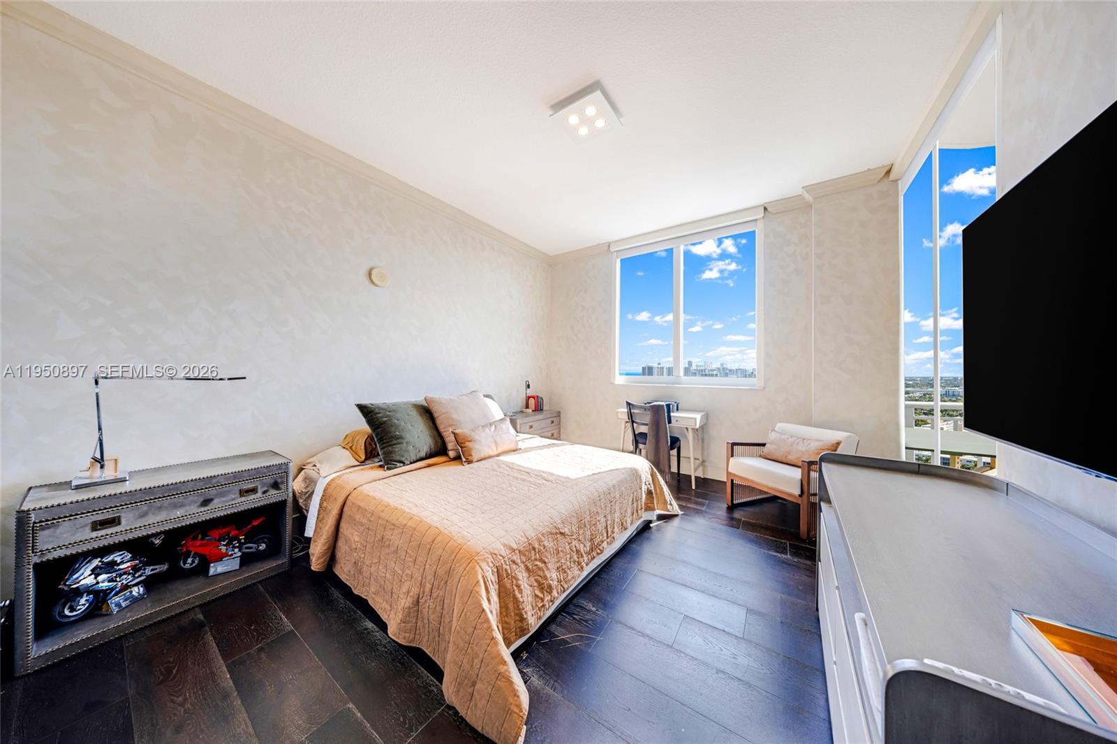 DUO CONDOMINIUM WEST - Residential