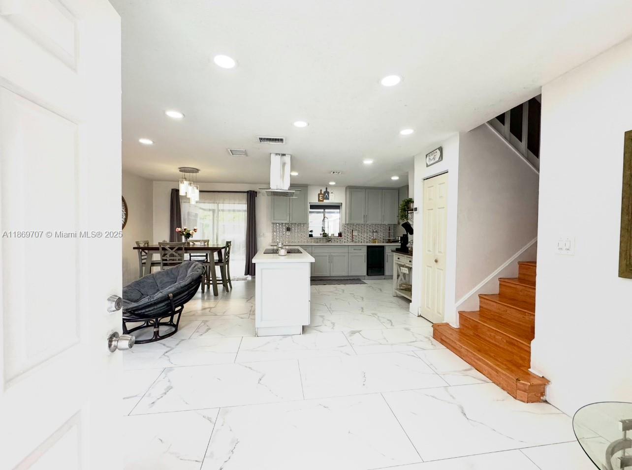 LAKES OF ACADIA UNIT ONE - Residential