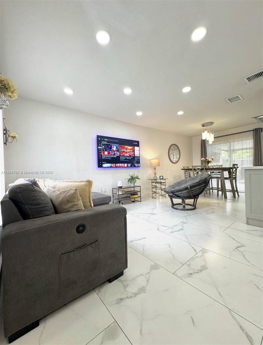 LAKES OF ACADIA UNIT ONE - Residential