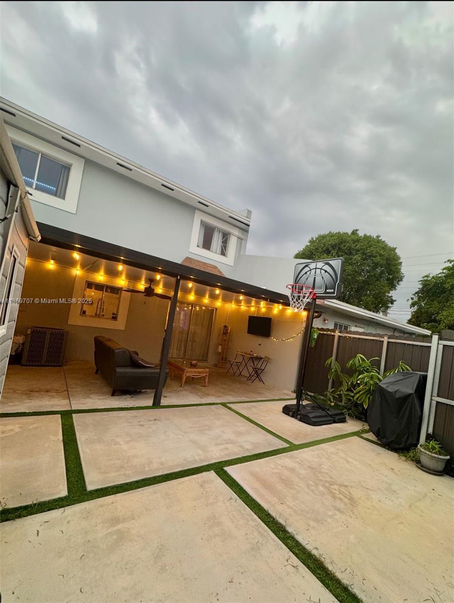 LAKES OF ACADIA UNIT ONE - Residential