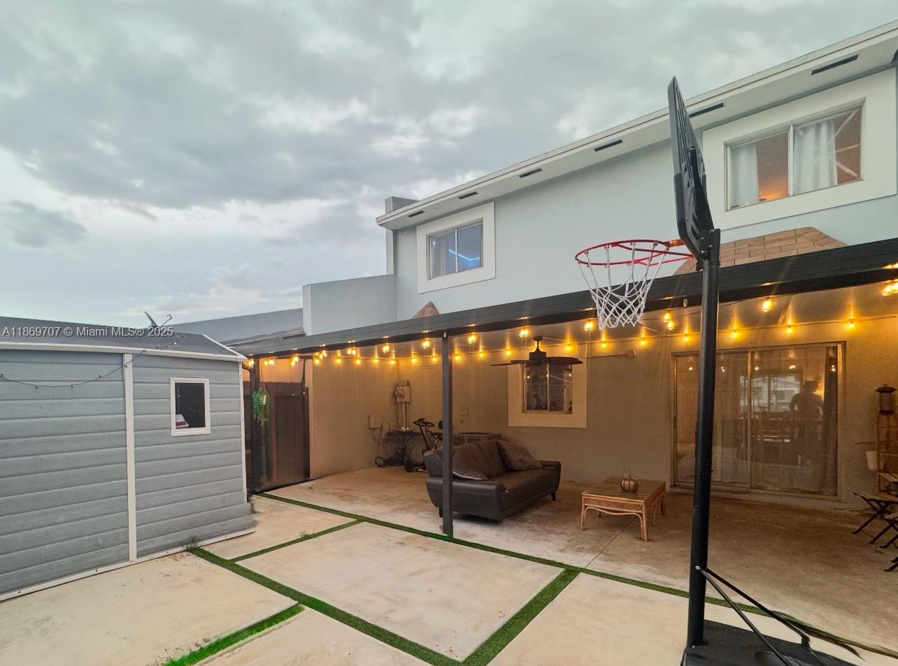 LAKES OF ACADIA UNIT ONE - Residential