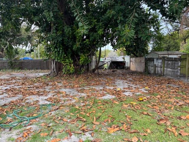 MIAMI GARDENS ESTATES SEC - Residential Lease