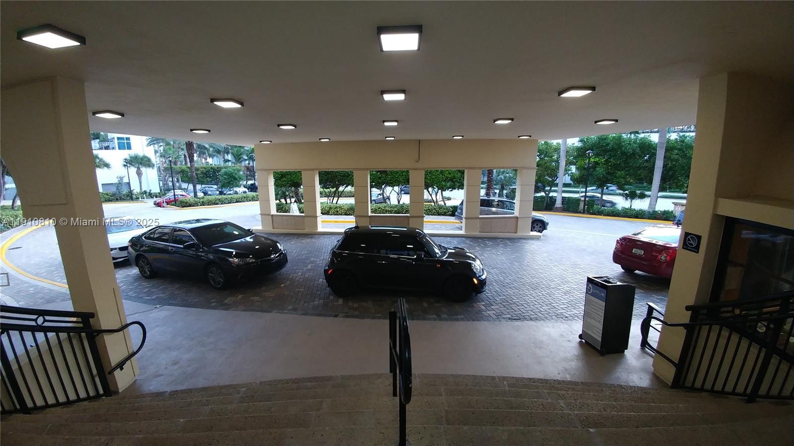 WAVE CONDO - Residential