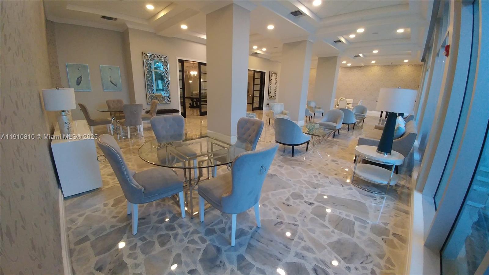 WAVE CONDO - Residential