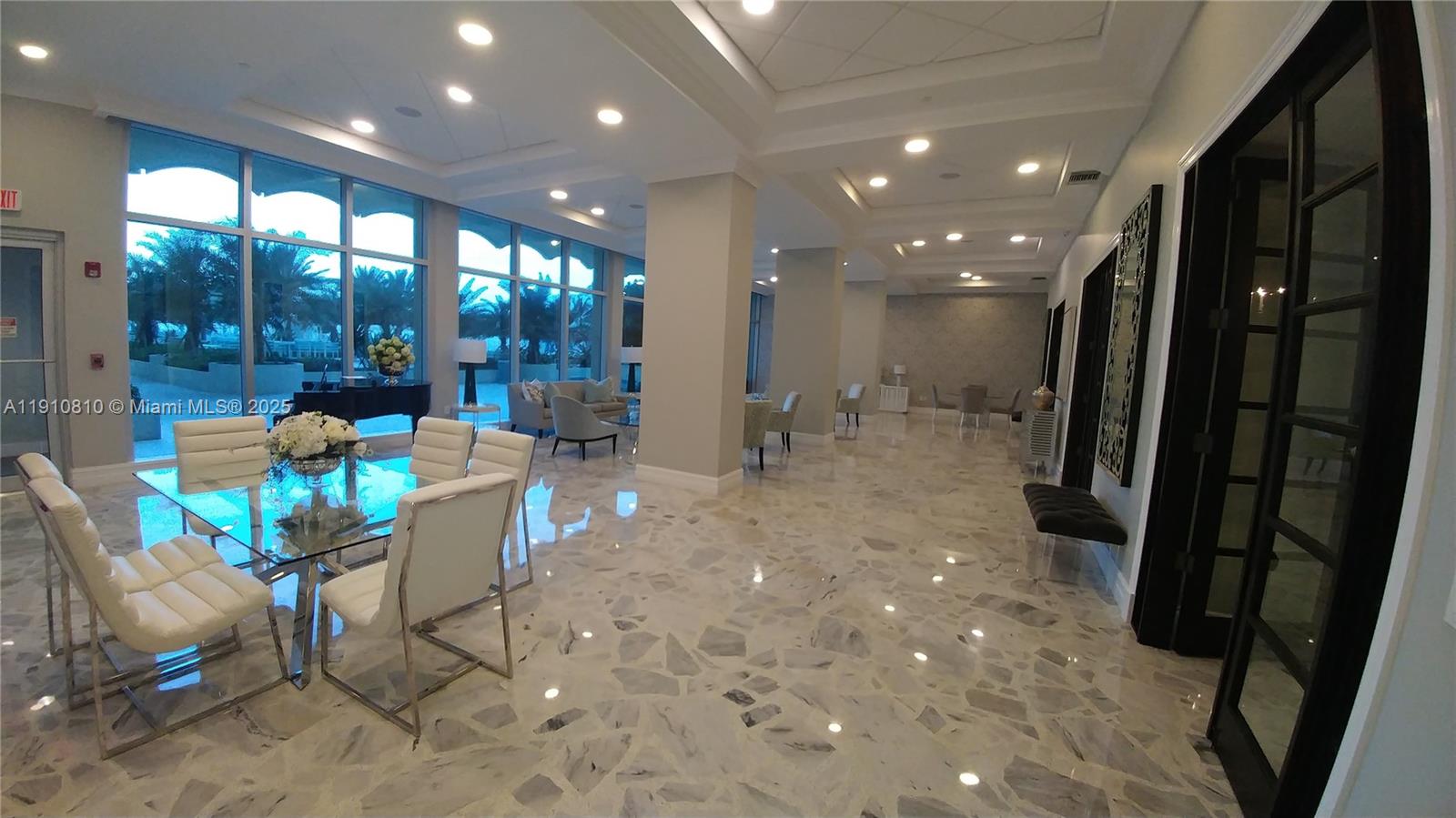 WAVE CONDO - Residential