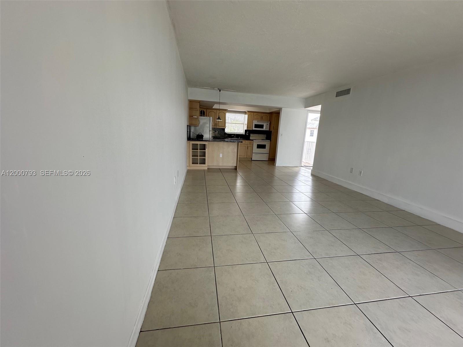 VILLAGE AT DADELAND CONDO - Residential