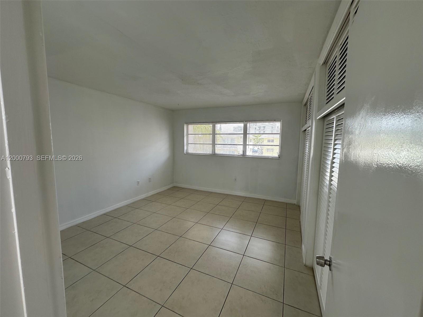 VILLAGE AT DADELAND CONDO - Residential