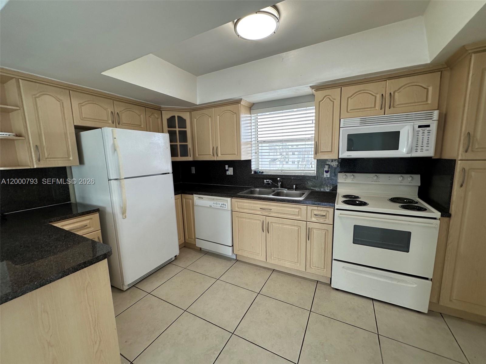 VILLAGE AT DADELAND CONDO - Residential