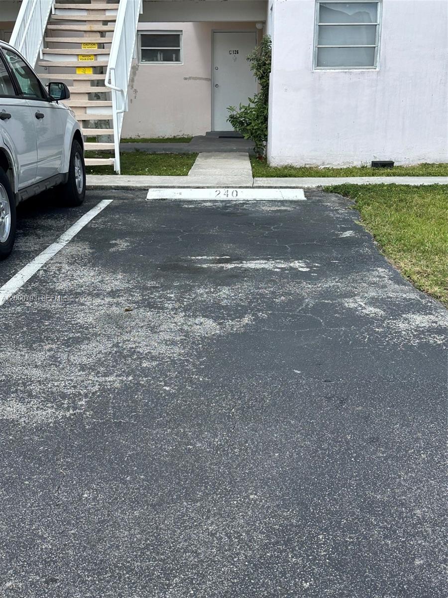 VILLAGE AT DADELAND CONDO - Residential