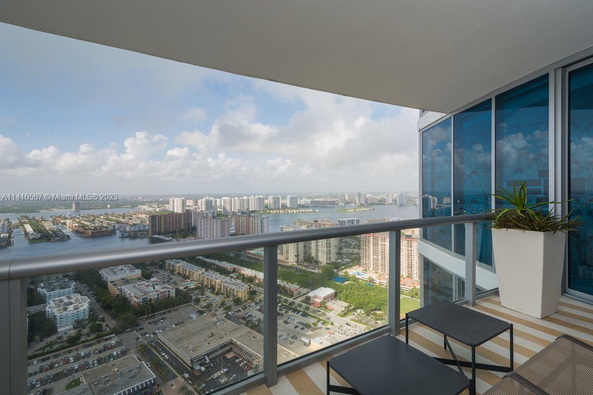 JADE BEACH - Residential