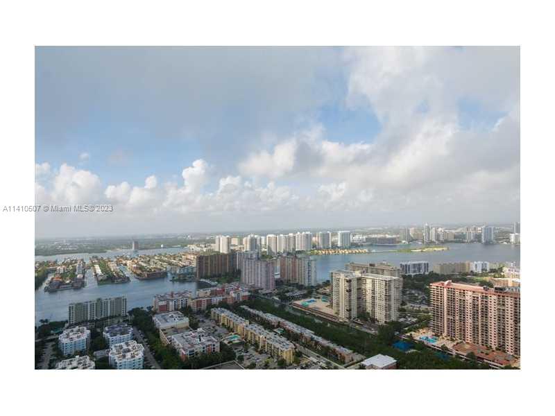 JADE BEACH - Residential