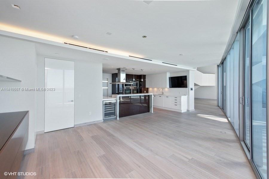 JADE BEACH - Residential