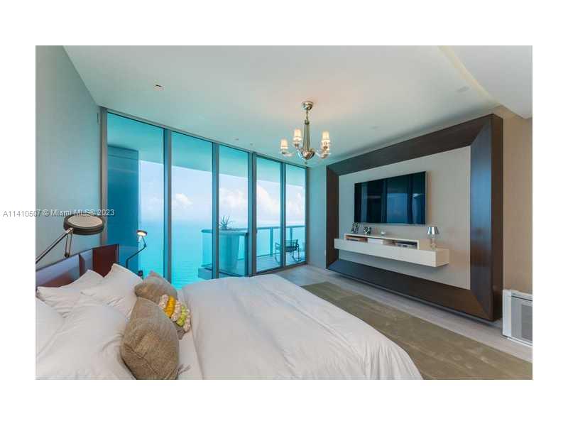 JADE BEACH - Residential