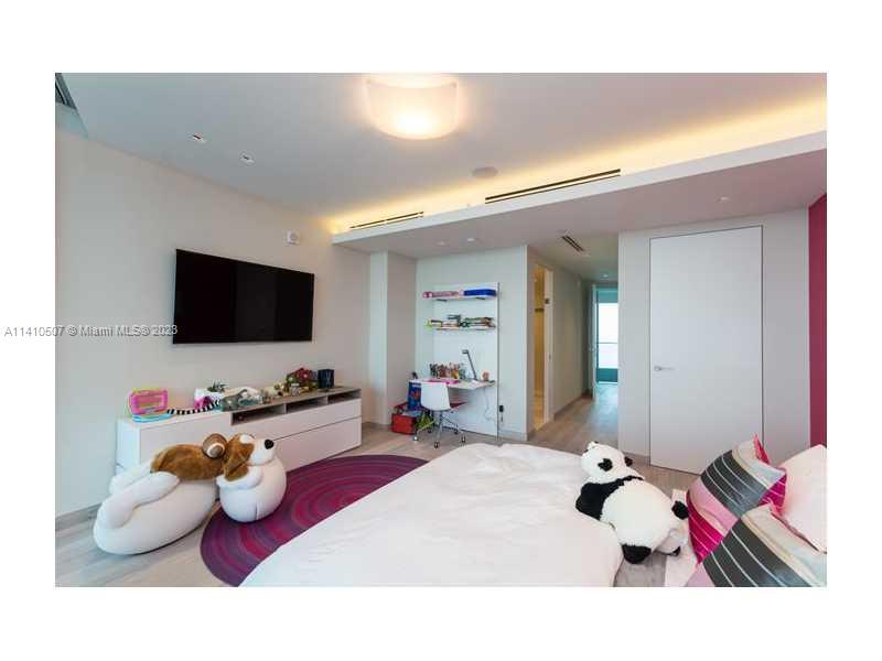 JADE BEACH - Residential