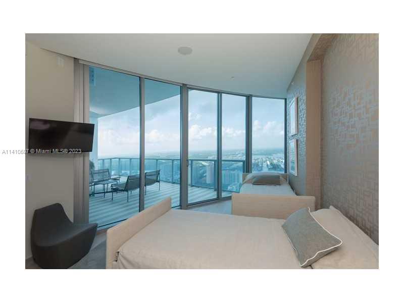 JADE BEACH - Residential