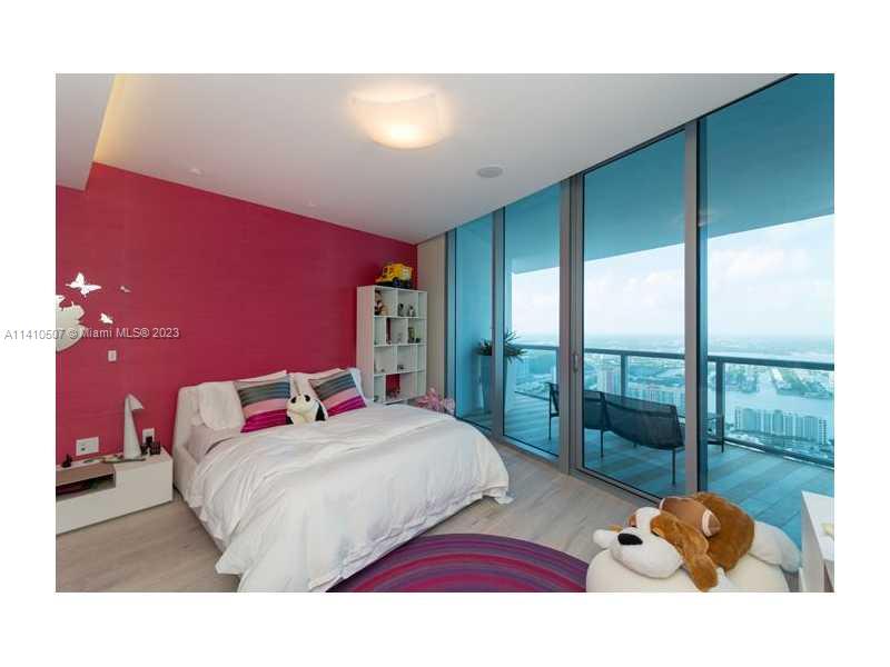 JADE BEACH - Residential