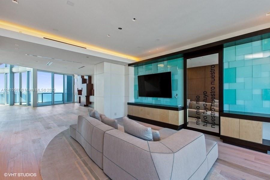 JADE BEACH - Residential