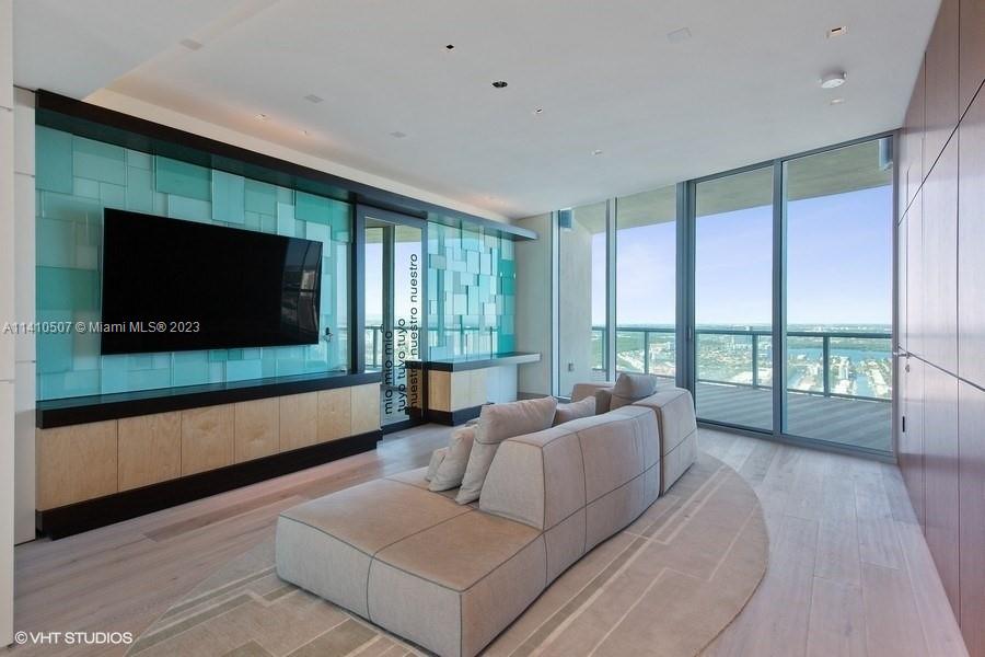 JADE BEACH - Residential