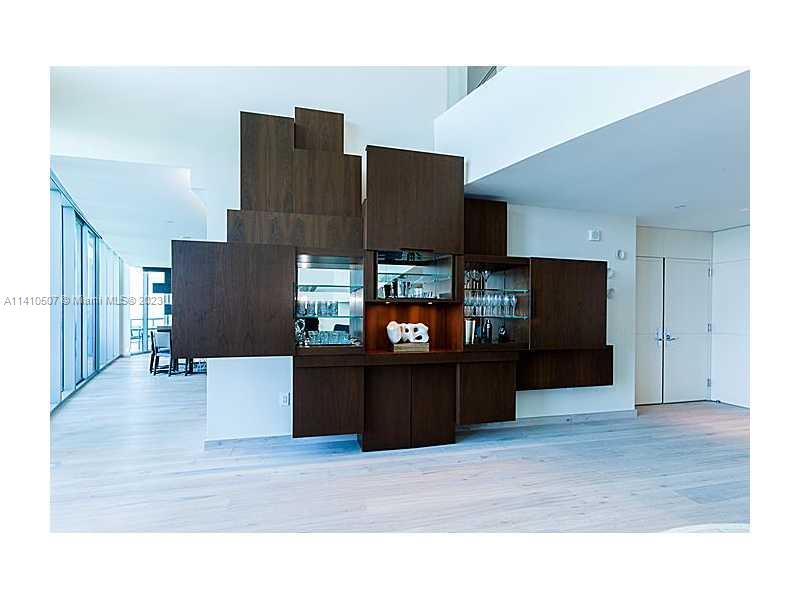 JADE BEACH - Residential