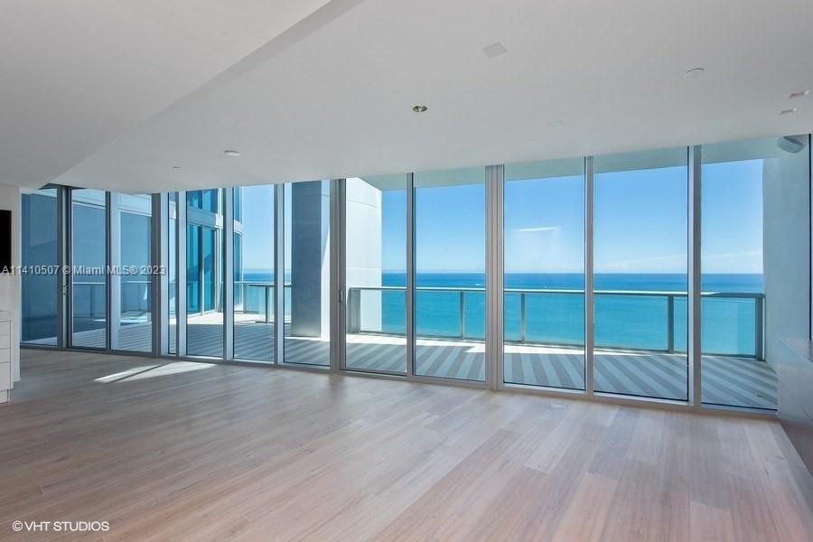 JADE BEACH - Residential