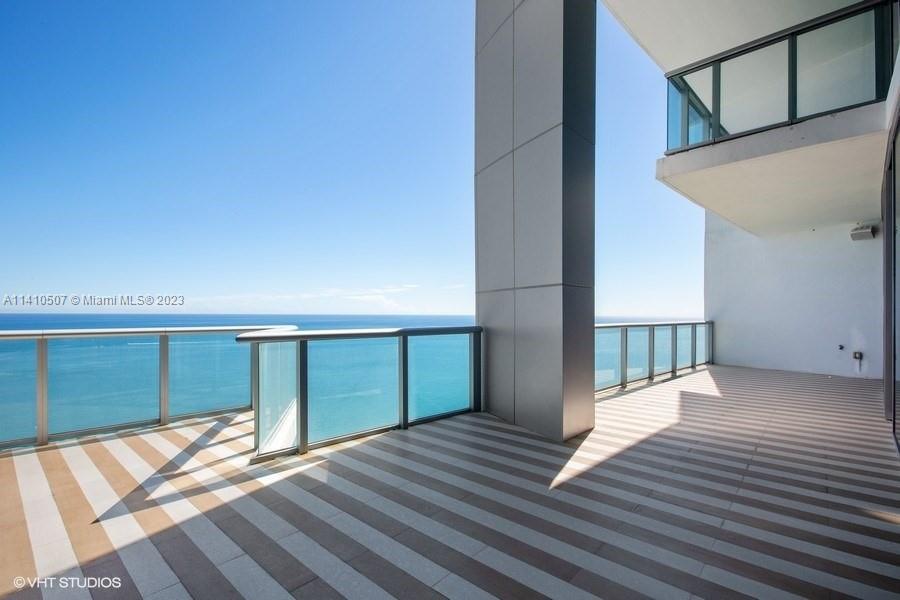 JADE BEACH - Residential