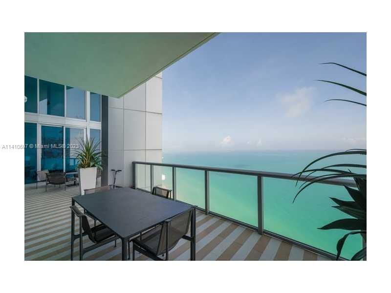 JADE BEACH - Residential