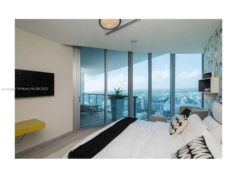 JADE BEACH - Residential