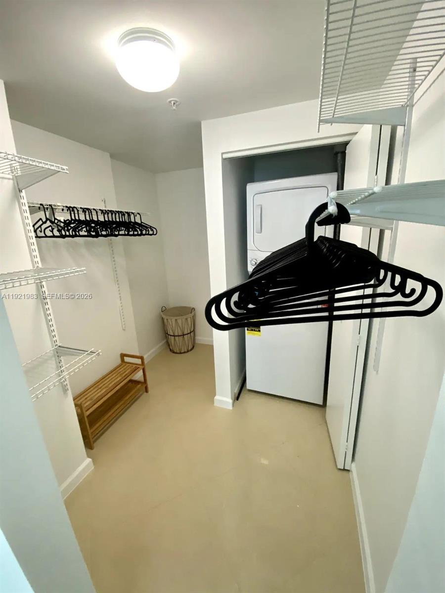 INFINITY AT BRICKELL COND - Residential