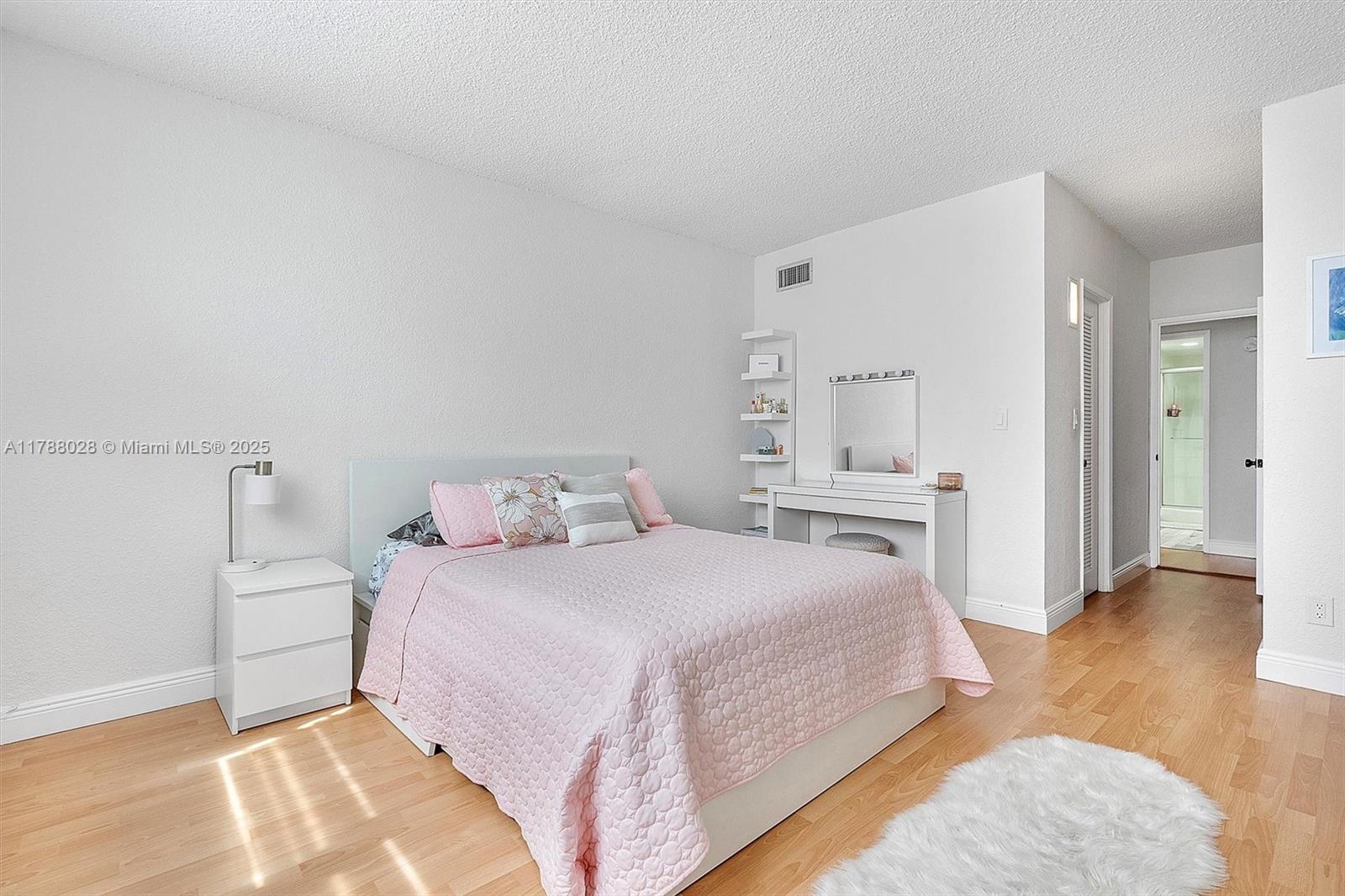 OCEANVIEW BUILDING A COND - Residential