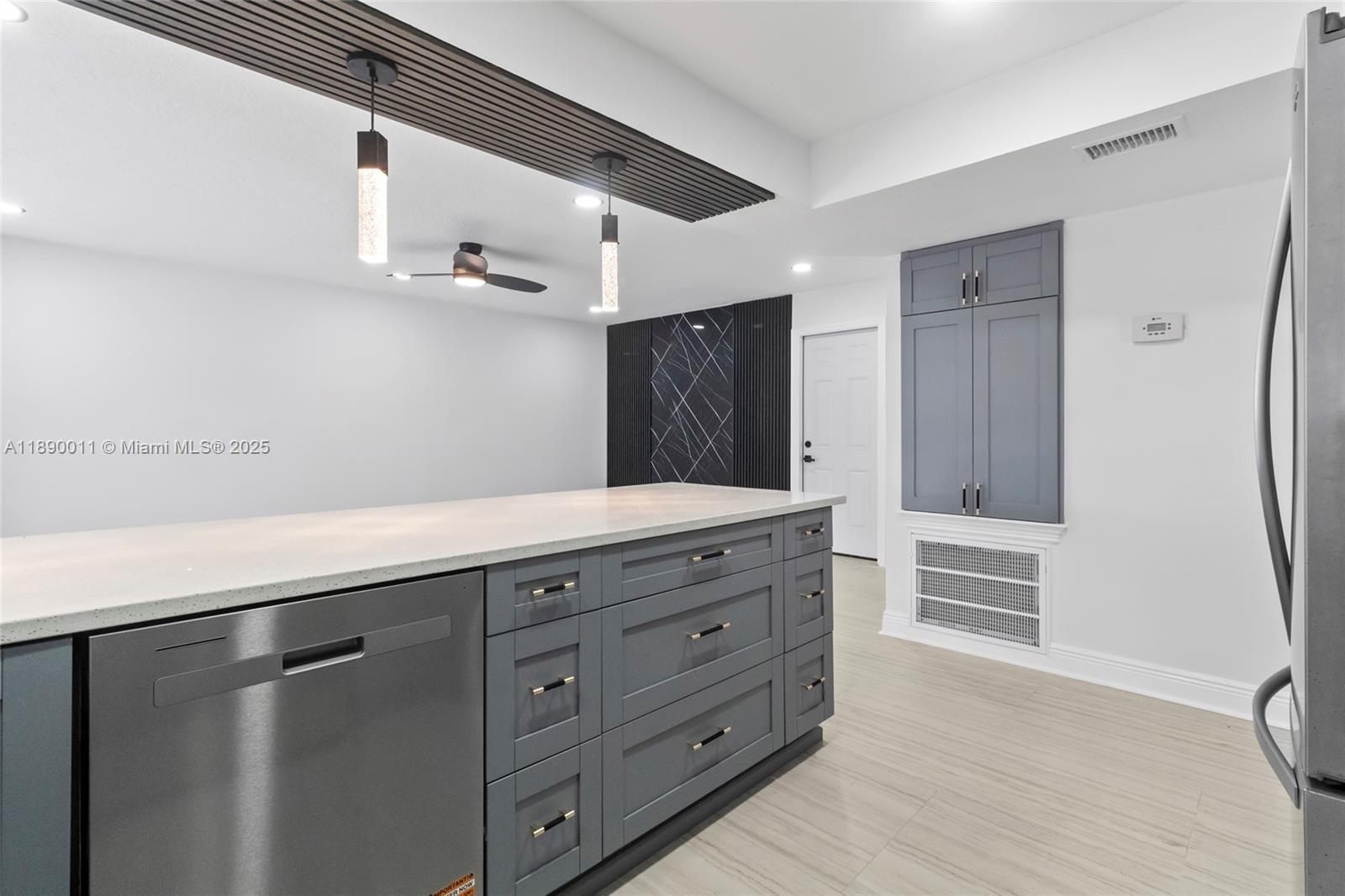0P7 NORTHDALE GOLF CLUB SE - Residential