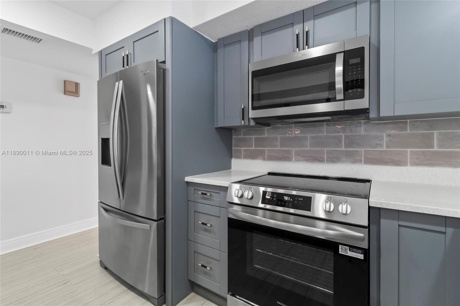 0P7 NORTHDALE GOLF CLUB SE - Residential