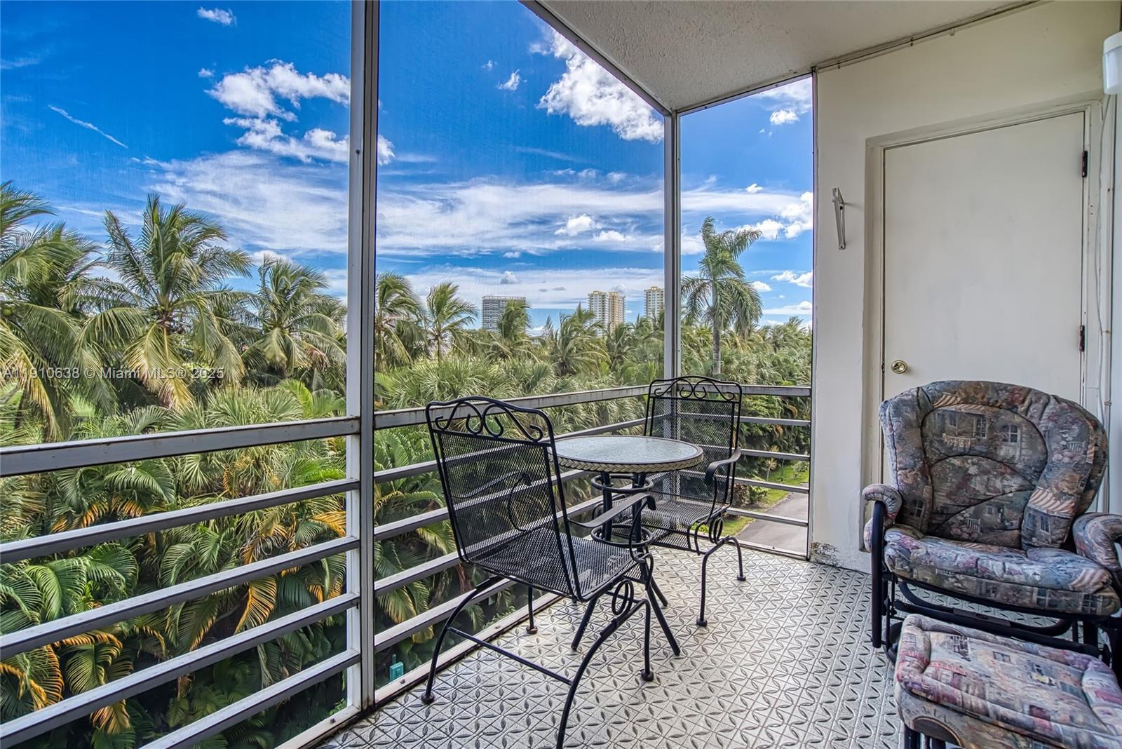 FAIRWAYS NORTH CO-OP - Residential Lease