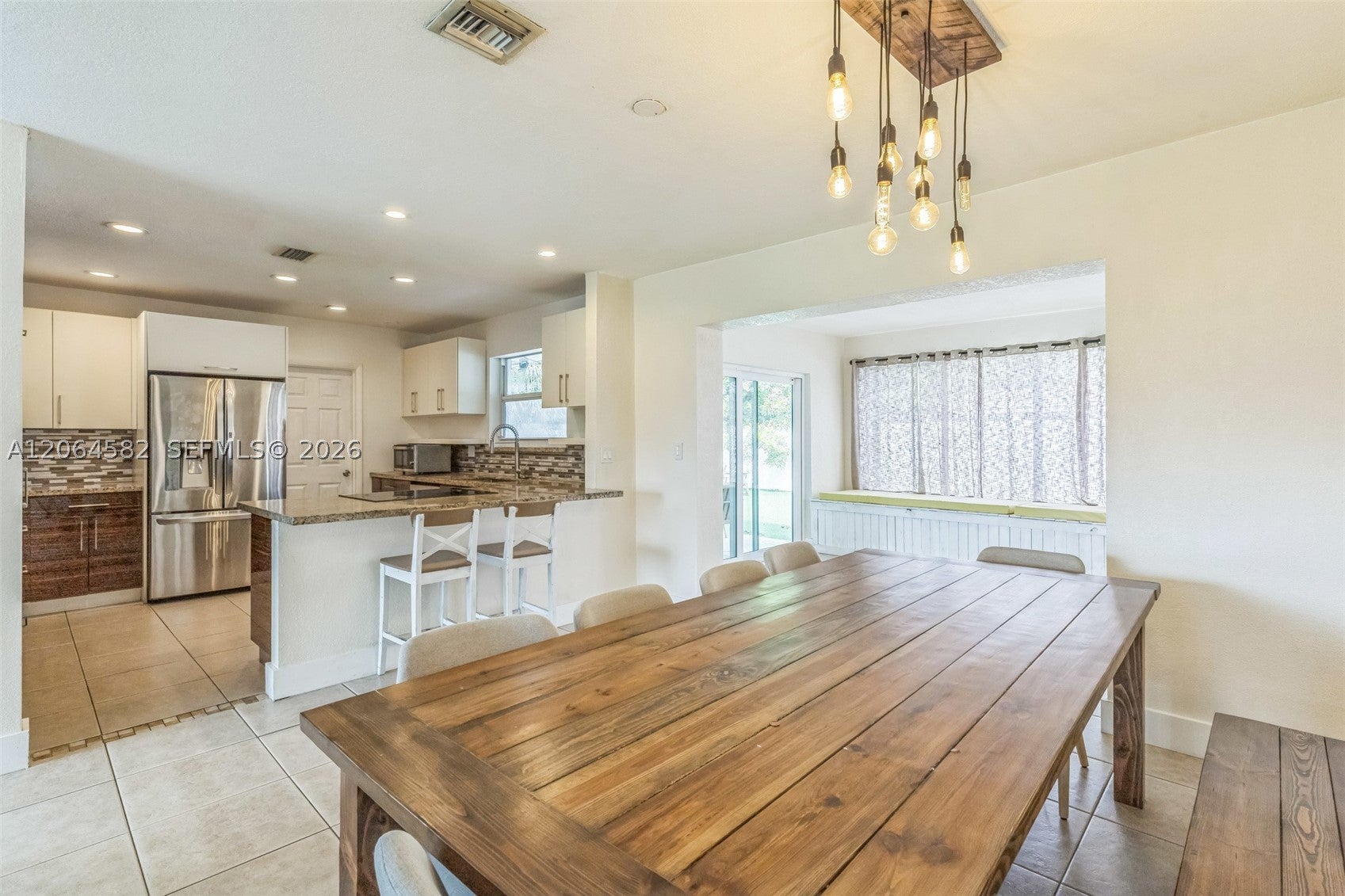 6931 SW 2nd St, Pembroke Pines FL 33023