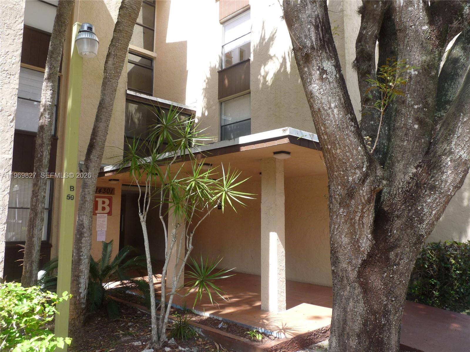 PROMENADE AT KENDALE LAKE - Residential