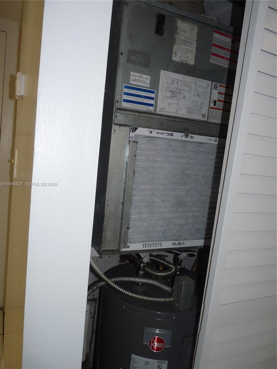 PROMENADE AT KENDALE LAKE - Residential