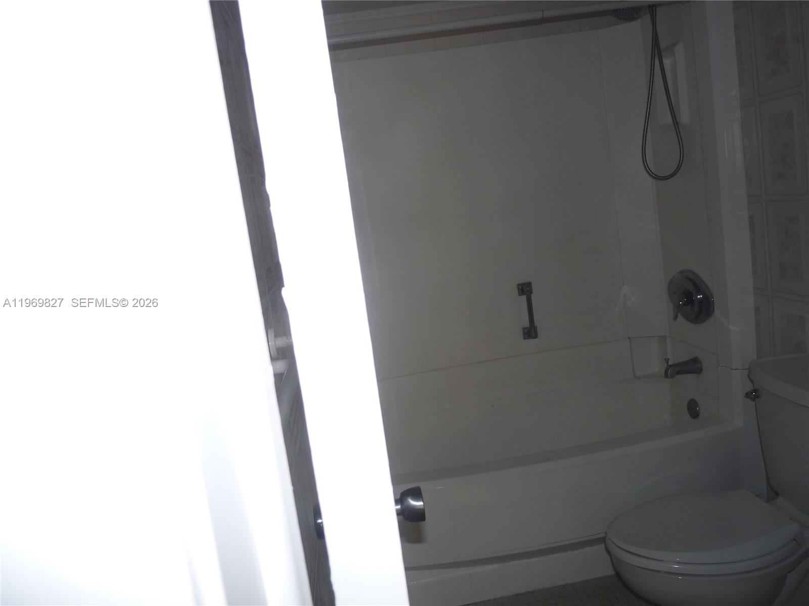 PROMENADE AT KENDALE LAKE - Residential